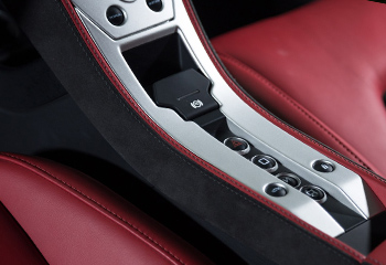 Full Detailing Interior Piele - Spalare in Parcare